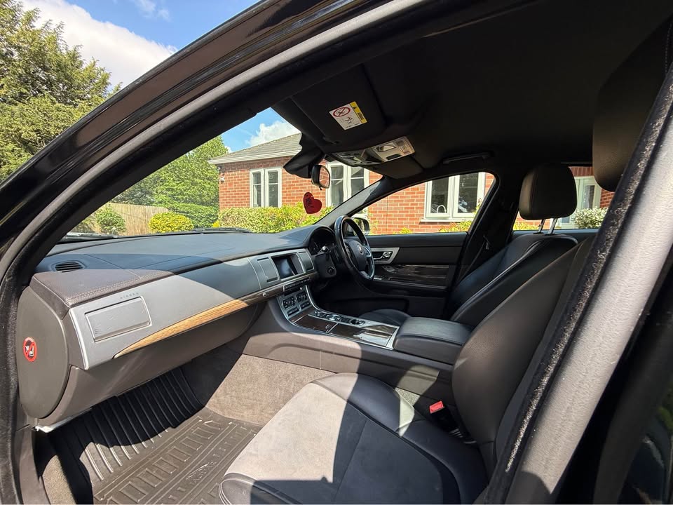 2014 Jaguar XF 2.2 R Sport Auto