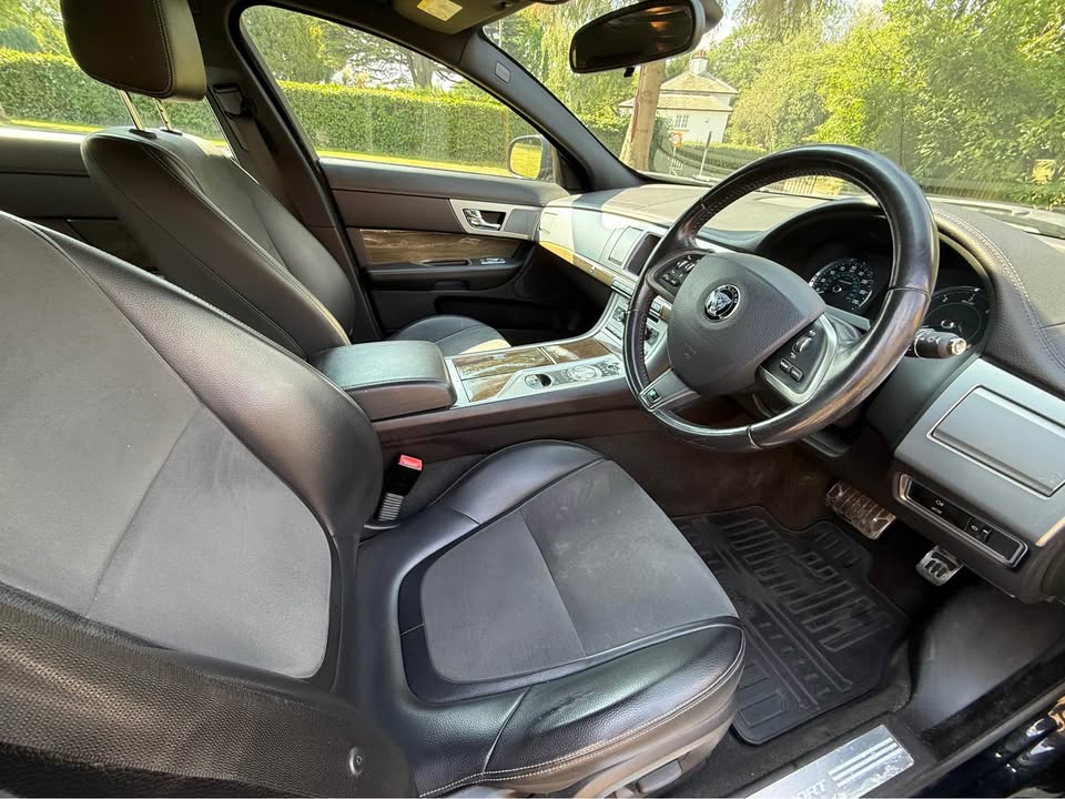 2014 Jaguar XF 2.2 R Sport Auto